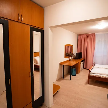 Hotel Royal Plaza 3*