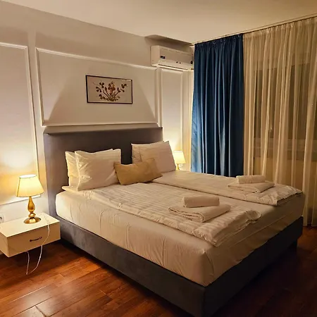 Hotel Royal Plaza By Timhotels 3*