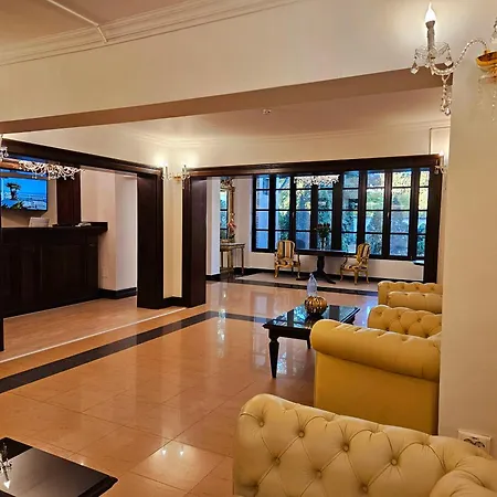 Royal Plaza By Timhotels 酒店