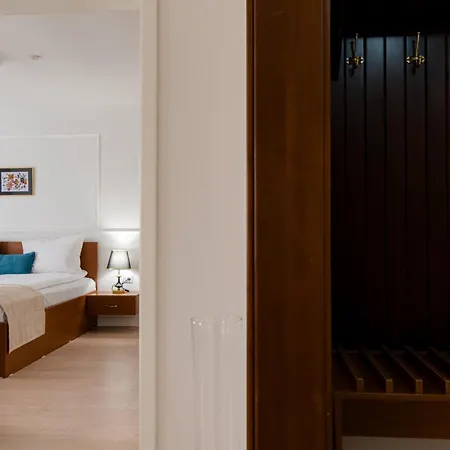 Royal Plaza By Timhotels 酒店 3*