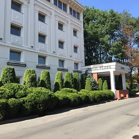 Hotel Royal Plaza 3*
